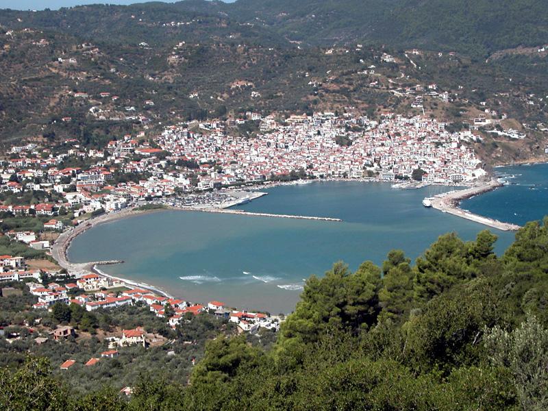 skopelos-port.jpg